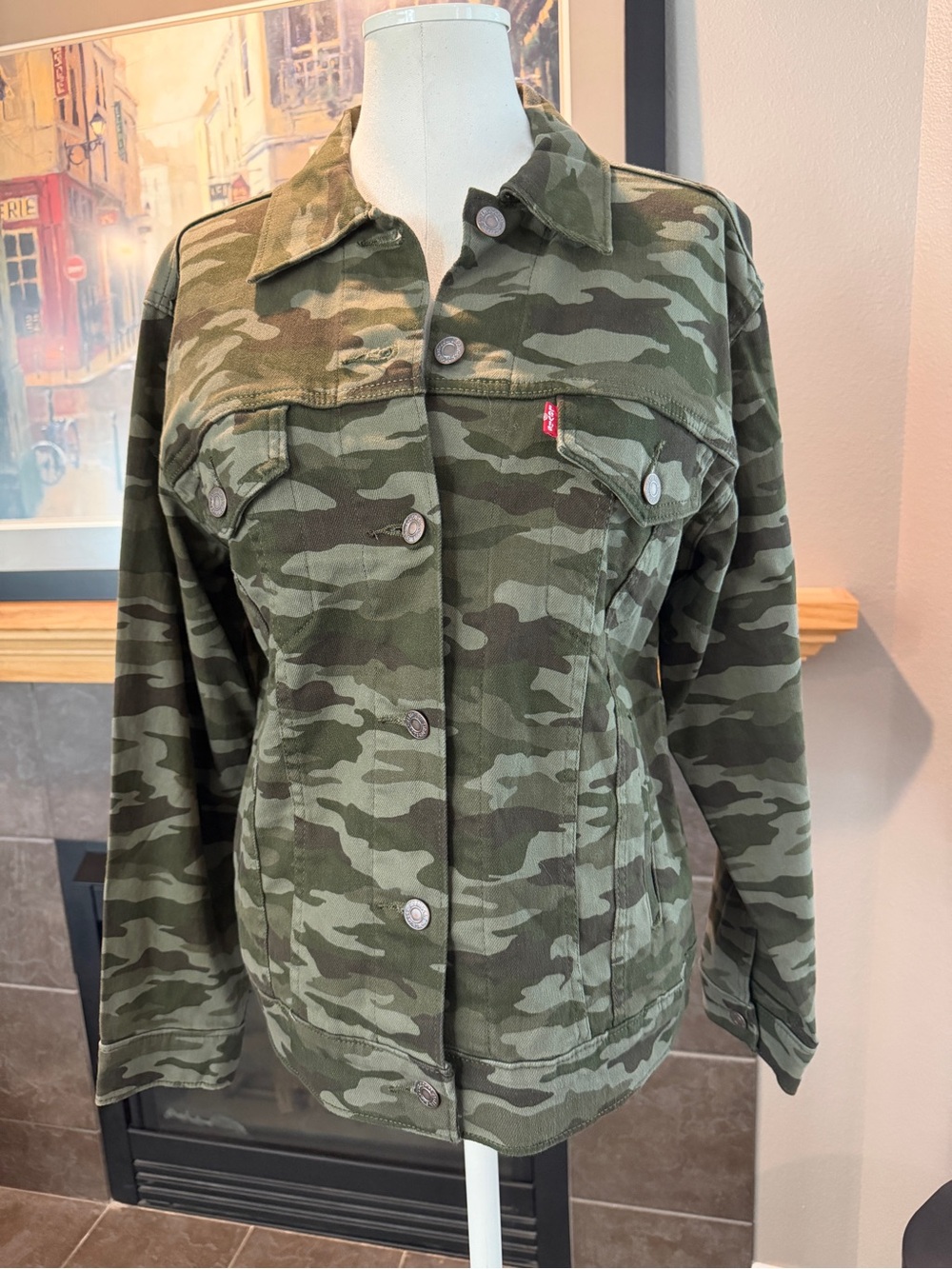 NWT Levi's Women's Camo Button-Up Jacket